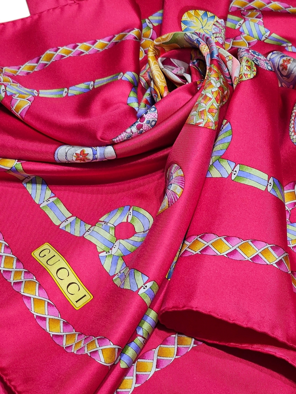 GUCCI SCARF - Picture 4 of 16